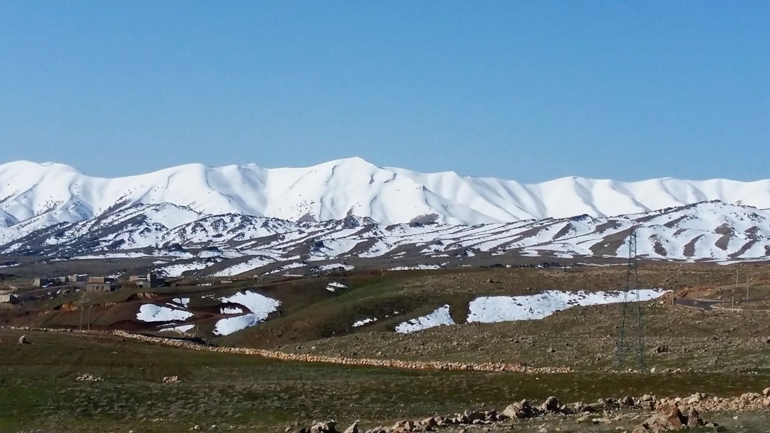 Mongolei im Winter Landschaftsfotografie zwischen Sanddünen und Eisplatten