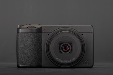 Ricoh GR IV Monochrome Kompaktkamera für Schwarzweiß-Enthusiasten