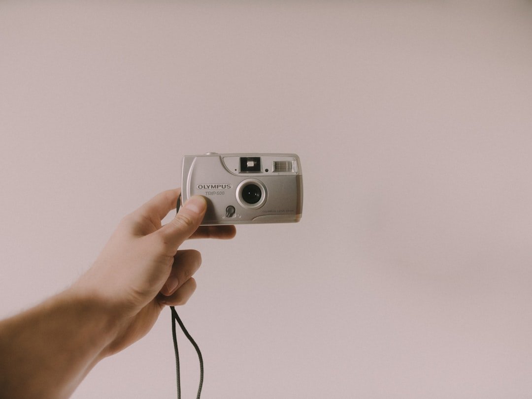 Canon EOS R50 V Weiß Eleganter Systemkamera-Neuling für Asienmärkte