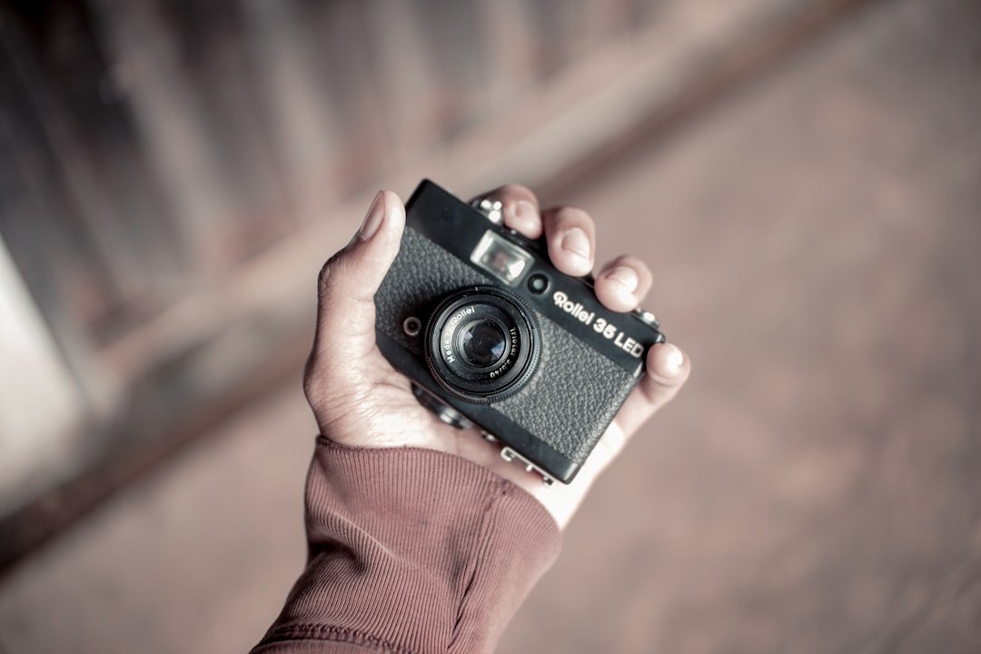 Panasonic Lumix L10 im Test Die kompakte Premiere mit 26 MP und Leica-Optik